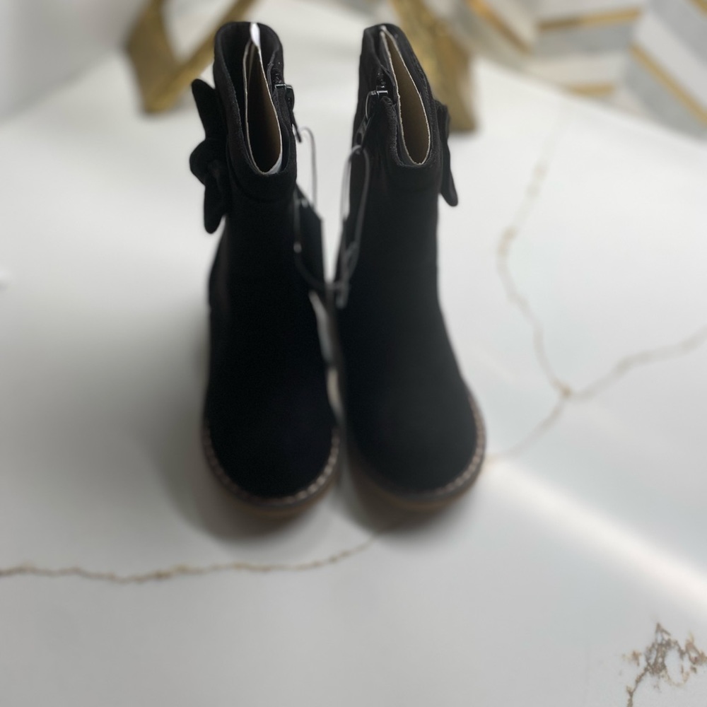 New Cute black Toddler Girl Boots(7T)